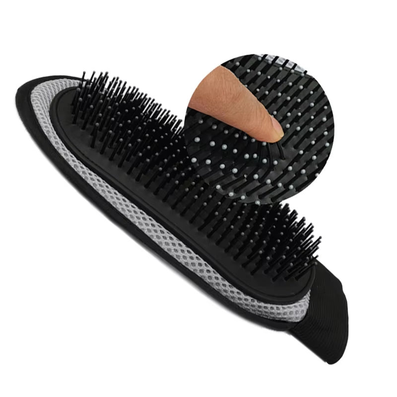Your cat will love it! Relaxing Hair Collection and Massage Glove